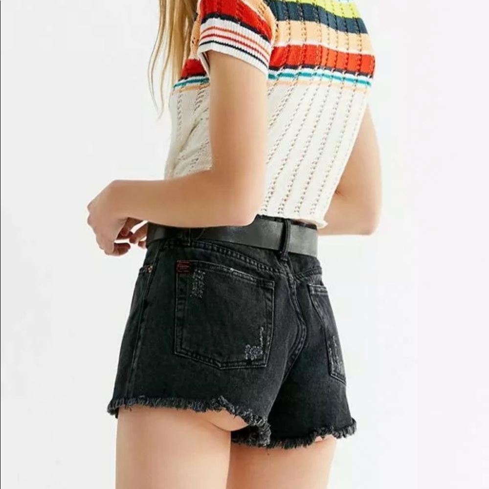 BDG BLACK DENIM SHORTS SIZE 26